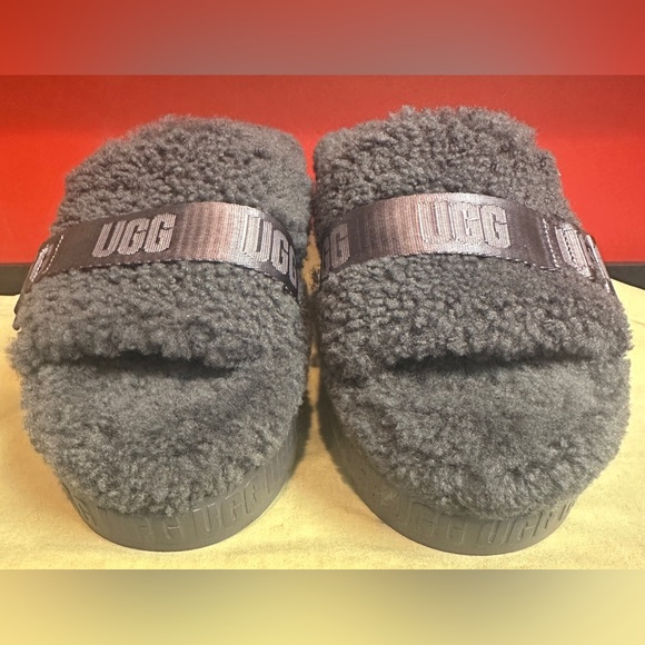 UGG Gray Fluffita Slide Flatform Slides/Slippers Sheepskin Lined Women’s Size 9 - Picture 1 of 12